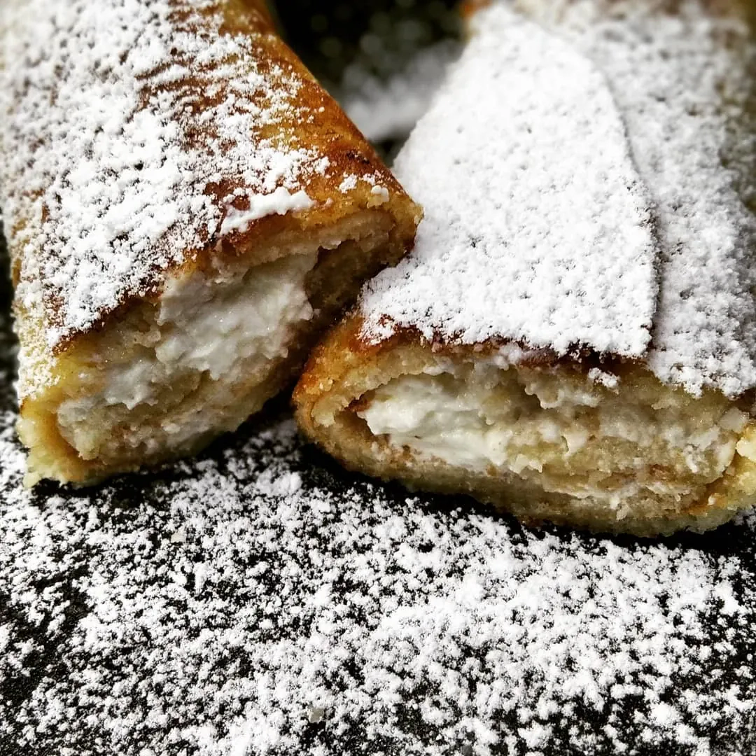 Zapiekane naleśniki z serem białym na słodko