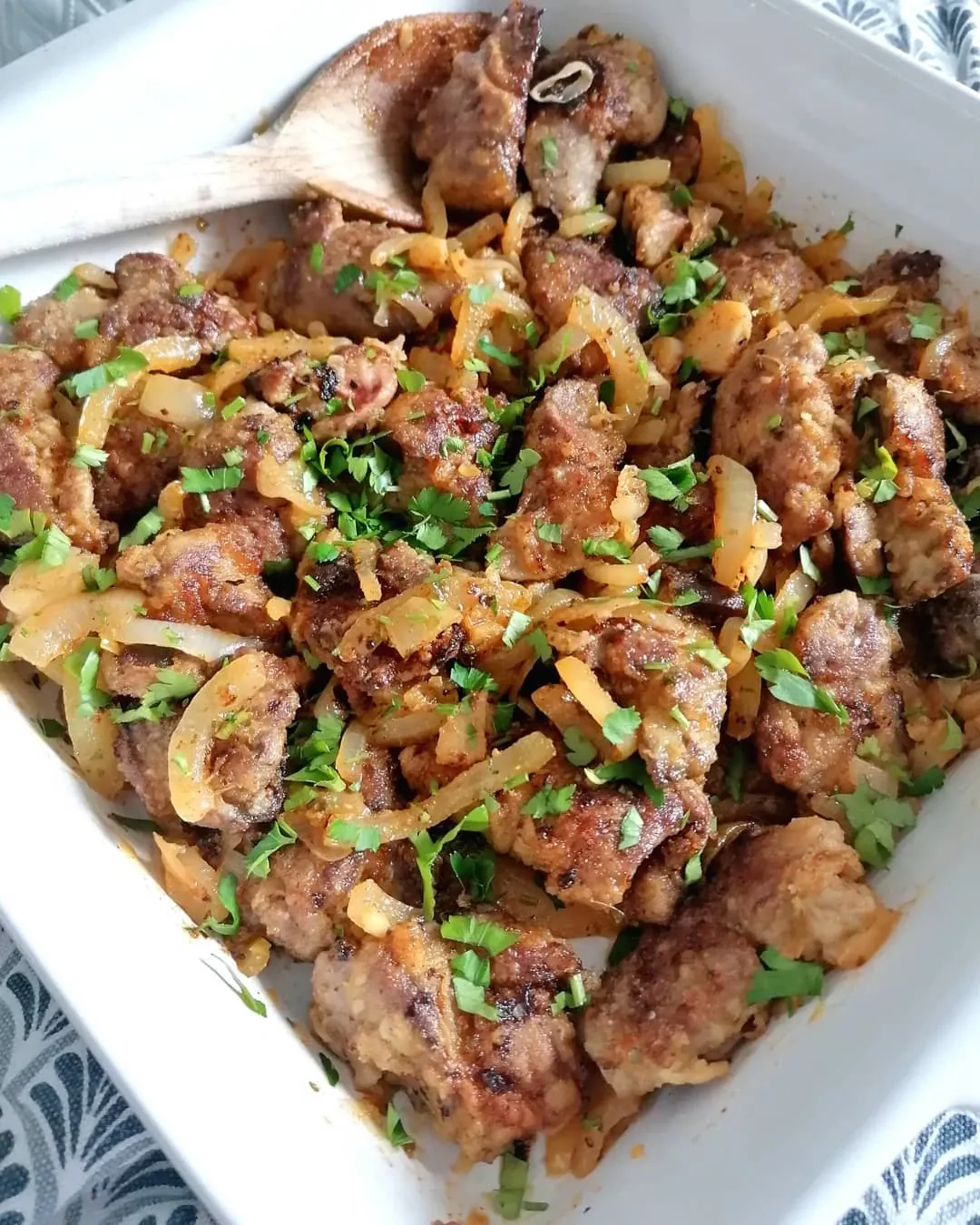 Wątróbka drobiowa smażona z cebulką