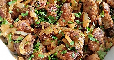 Wątróbka drobiowa smażona z cebulką