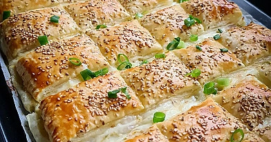 Herzhafte Blätterteigtaschen mit Schinken und Käse