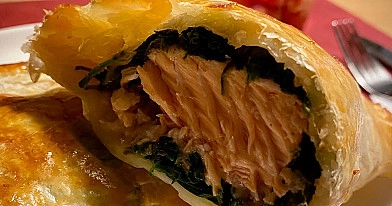 Lachs im Blätterteig mit Spinat