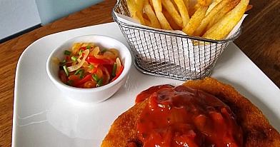 Schnitzel mit Paprikasauce