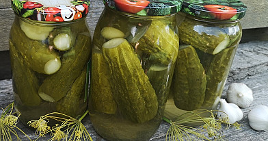 Marinuoti agurkai su actu