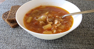 Pomidorinė kopūstų sriuba su vištiena