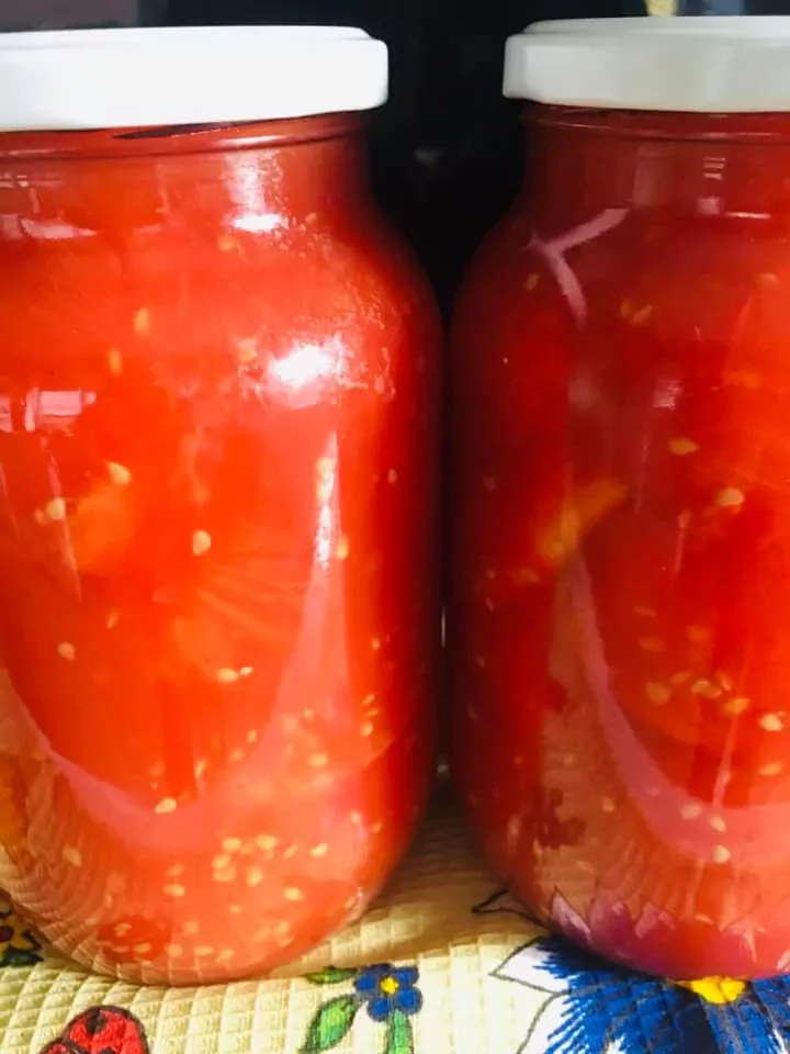 Natūralūs marinuoti pomidorai "sausai" žiemai su druska