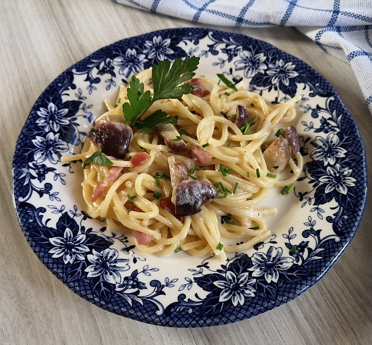 Makaronai: Baravykai su spagečiais, šonine ir grietinėle
