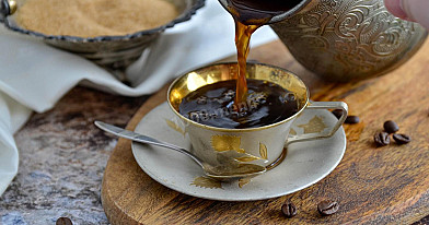 Jak prawidłowo przygotować kawę w turku