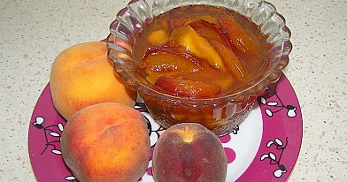 Agrastų ir persikų uogienė