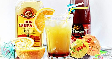 Koktajl z tekilą i sokiem z pomarańczy "Tequila-Sunrise"