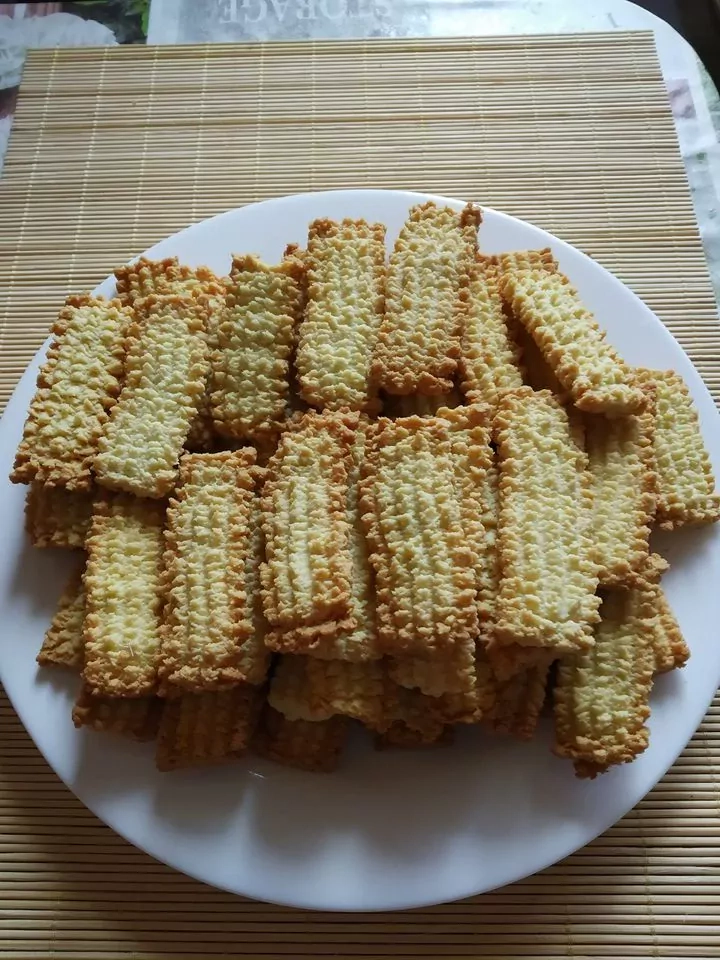 Kaimiški sausainiai (Senoviniai sausainiai su majonezu, gaminami per mėsmalę)