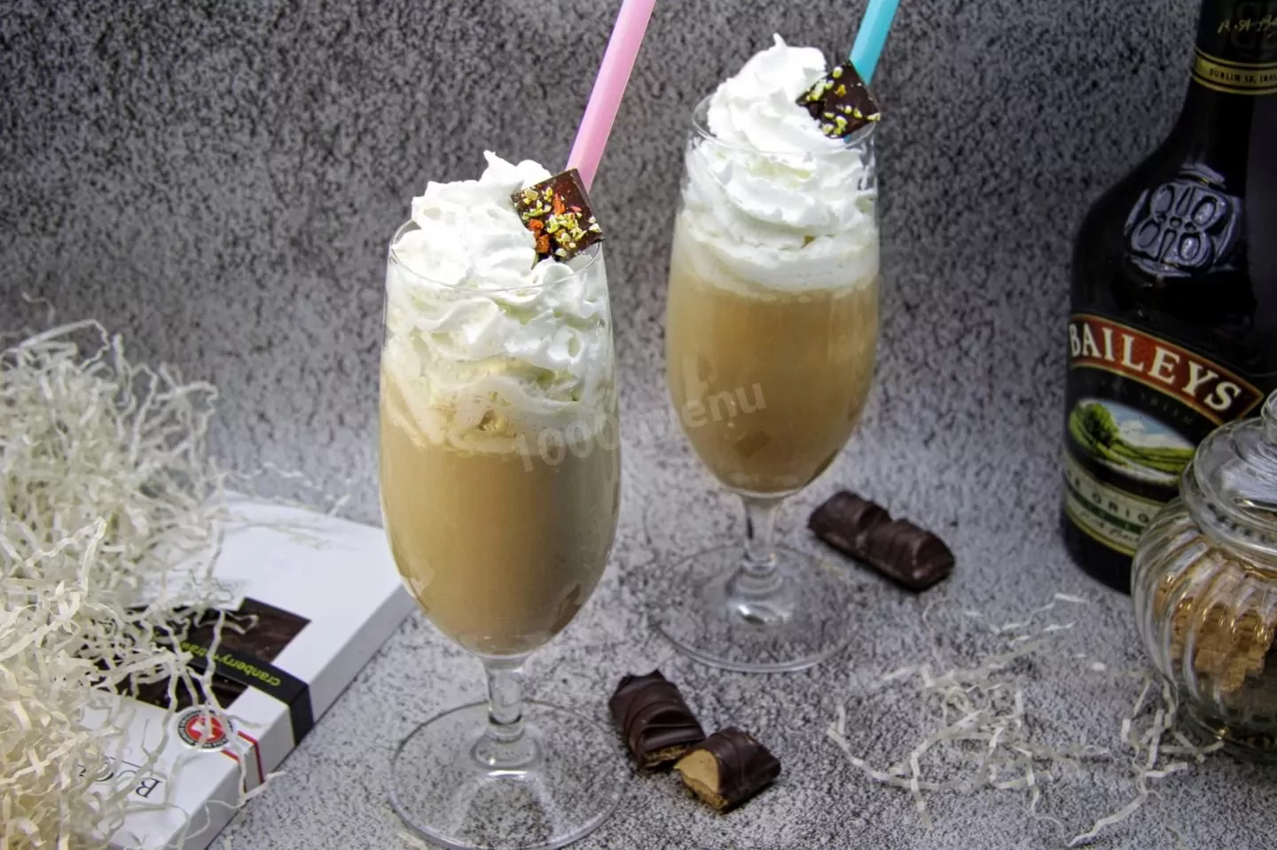 Koktajl z Baileysem i whiskey w domu