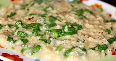 Avižinių dribsnių ir špinatų košė