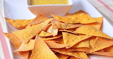 Kukurydziane chipsy nachos