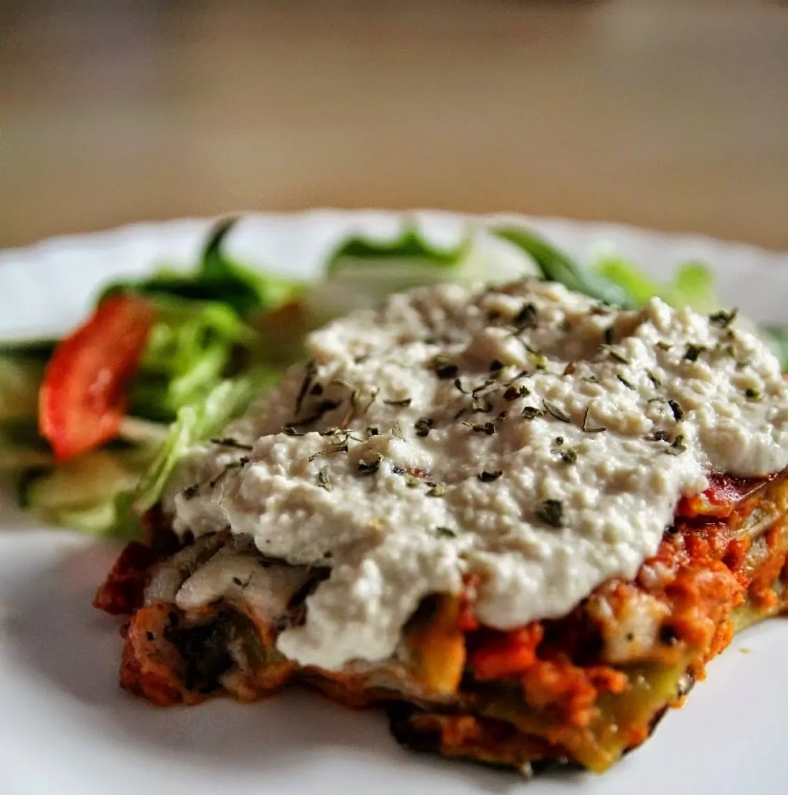 Veganiška lazanija su sojos faršu