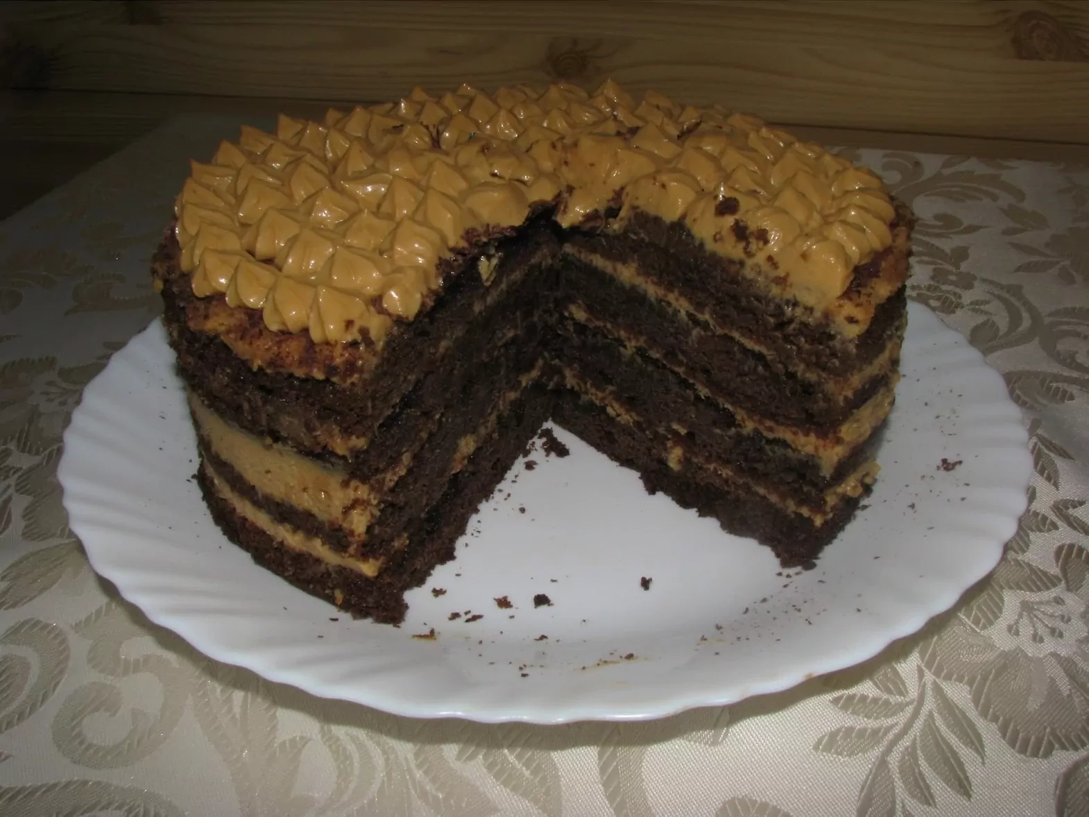 Kavos ir karamelės tortas "Karalius" su maskarponės sūriu