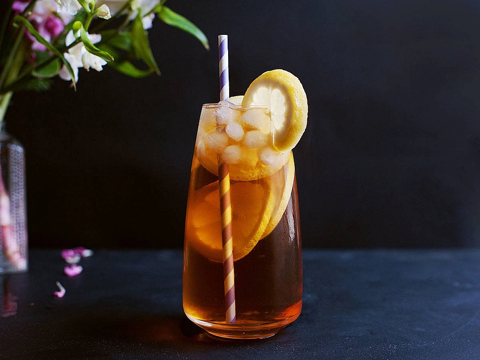 Long Island Iced Tea (Long Ailendas - arbata) kokteilis