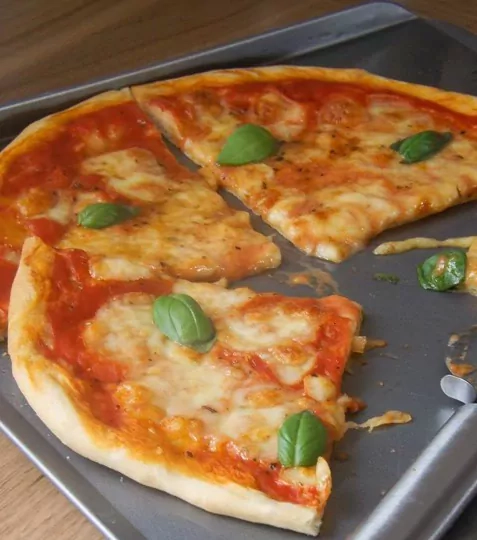 Pizza margherita - Naminė pica Margarita
