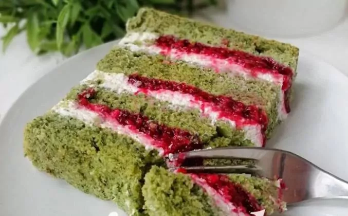 Špinatų tortas su pertepimu ir glajumi pagal Beatą