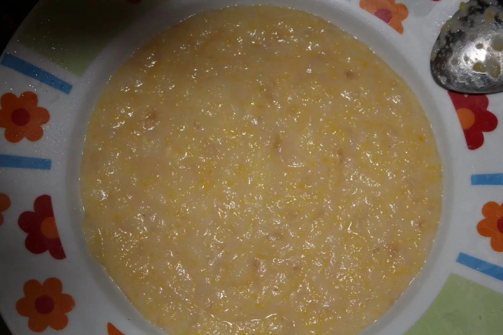 Kukurūzų košė su obuoliais