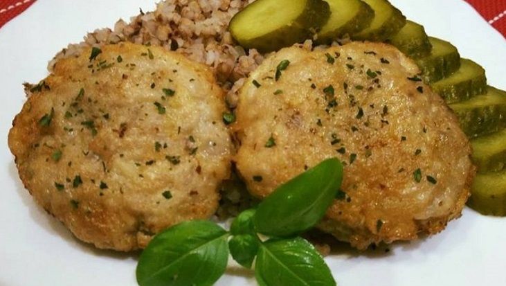 Karbonadiniai maltos mėsos kepsniai