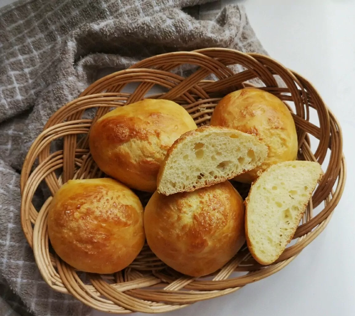 Purios arbatinės mielinės bandelės kildinamos šaldytuve
