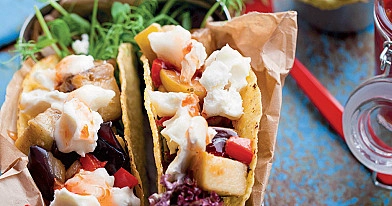 Vegetariškas tako su baklažanais ir ožkų pieno sūriu