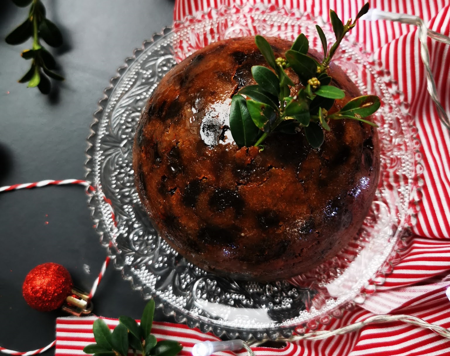 Tradicinis brandintas angliškas vaisių pyragas Kalėdoms