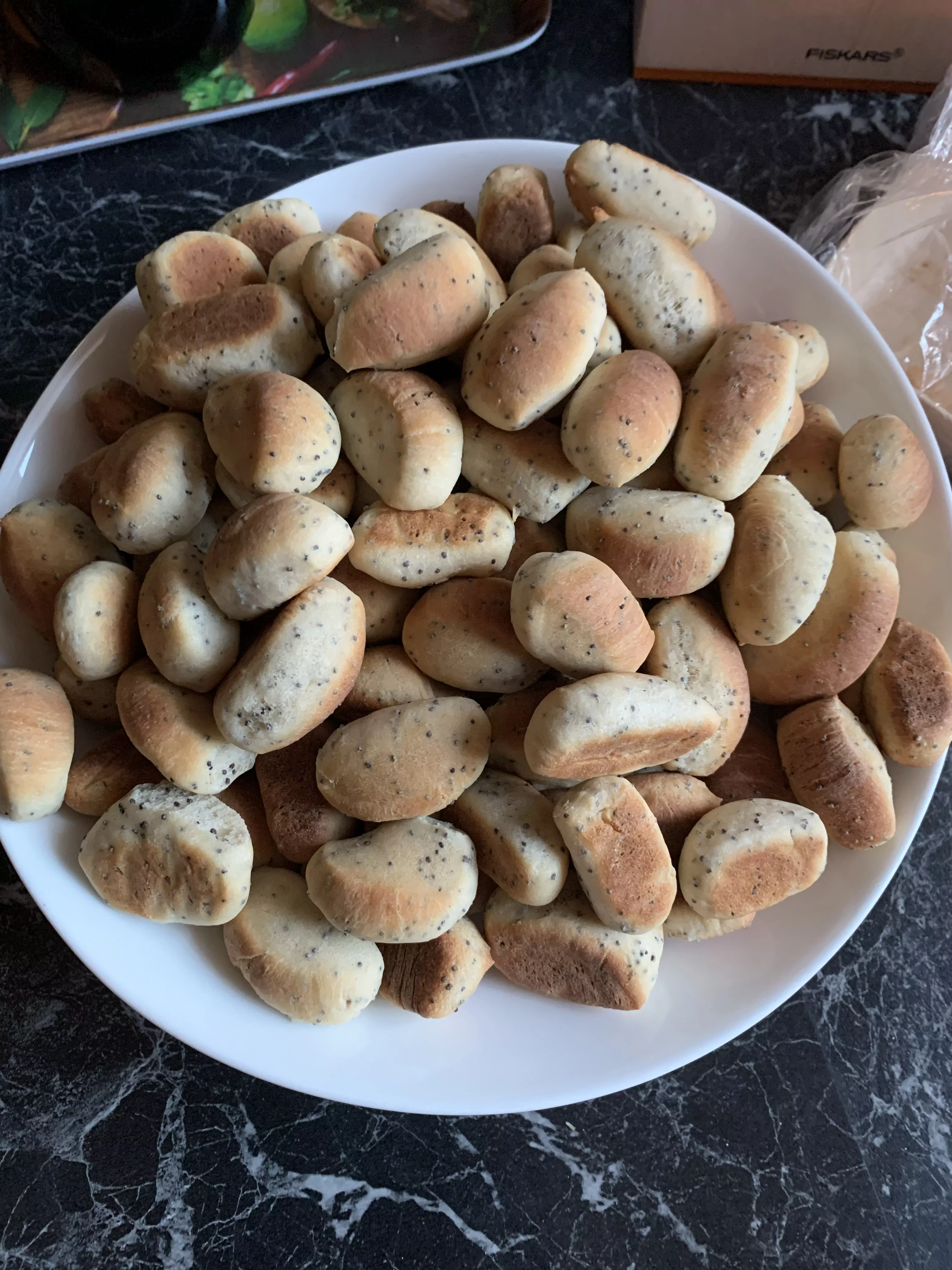 Mieliniai kūčiukai su sausomis mielėmis ir aguonomis pagal Beatą