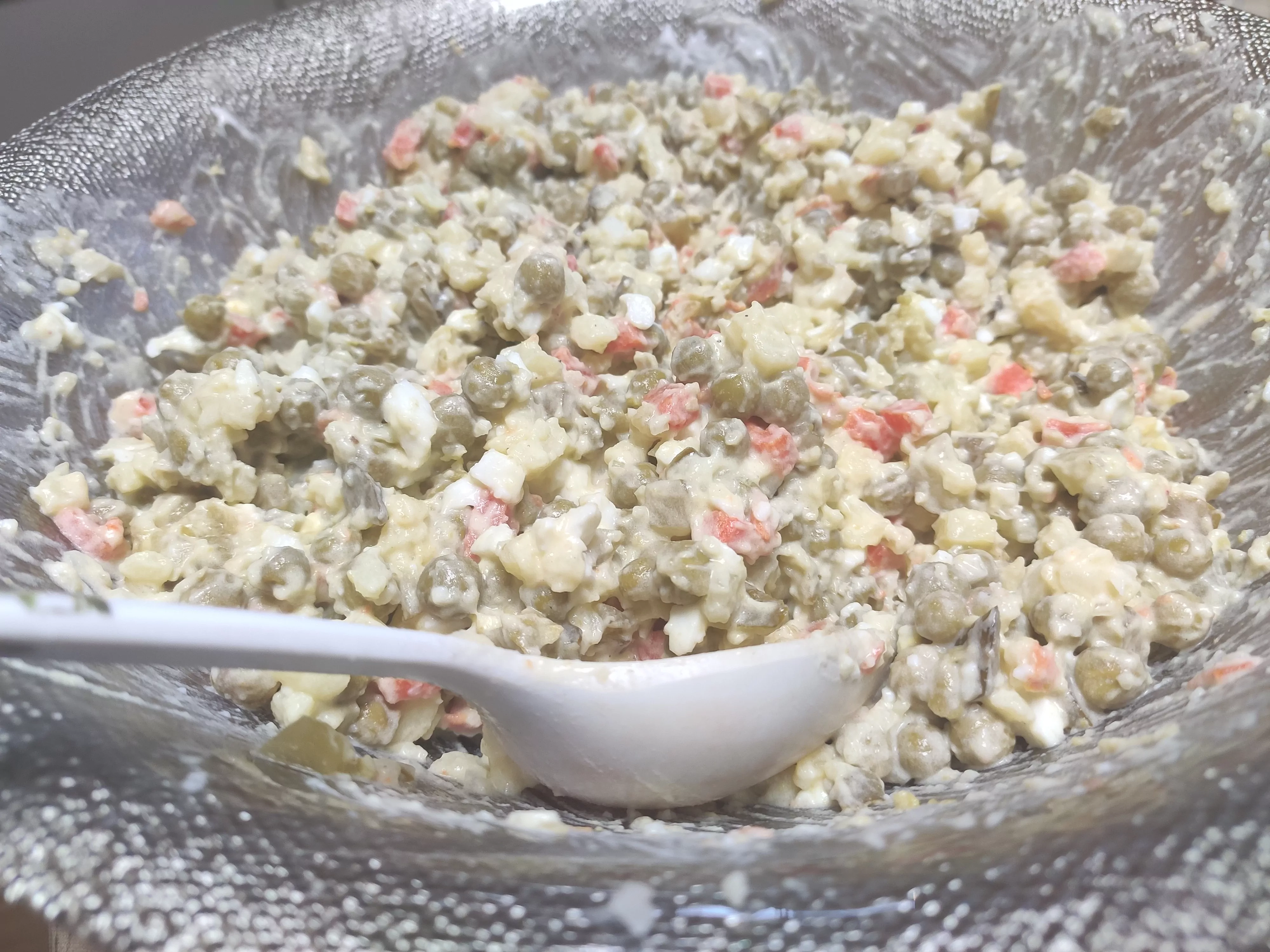 Naminė pati skaniausia balta mišrainė kitaip - su rūkyta vištiena