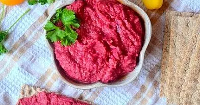 Burokėlių ir avinžirnių užtepas