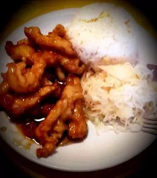 Kinietiška traški saldžiarūgštė vištiena su ananasais