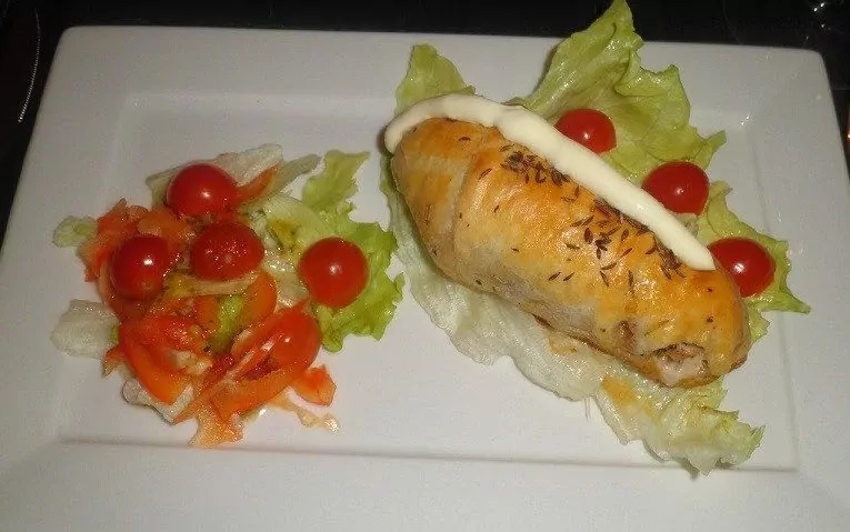 Kiaulienos suktinukai sluoksniuotoje tešloje