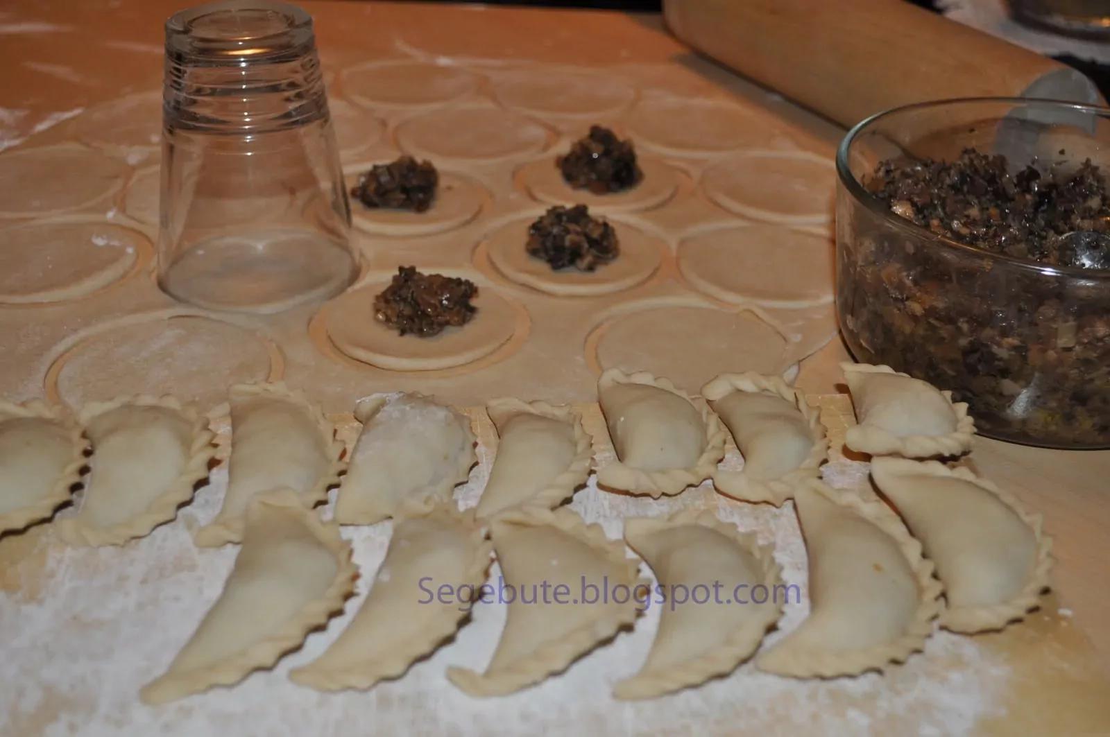Пельмени / «Ушачки» с грибами приготовление в духовке без яйцев