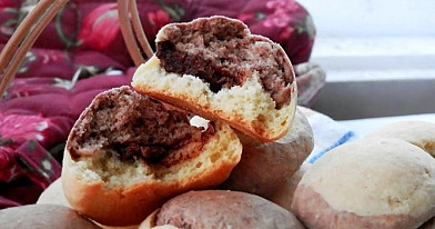 Trapūs dvispalviai sausainiai su šokolado įdaru