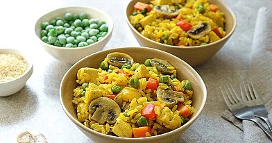 Vieno puodo patiekalas / troškinys: vištiena su ryžiais ir daržovėmis