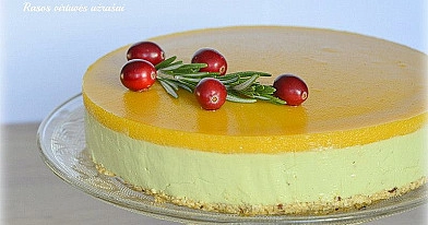 Gaivus nekeptas tortas su avokadų kremu