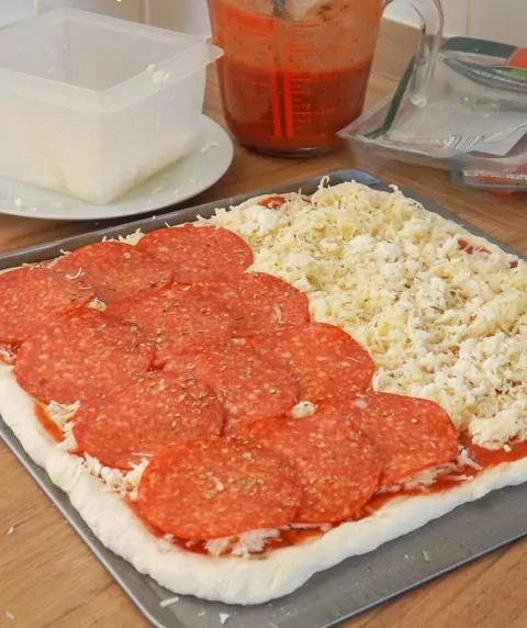 Sicilian pizza - sicilijos arba sicilietiška pica