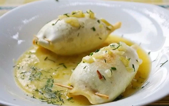 Tintenfisch mit Reis und Gemüse