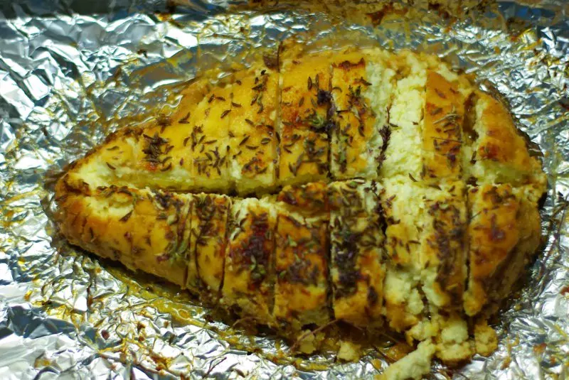 Жареный творожный сыр с медом и чили