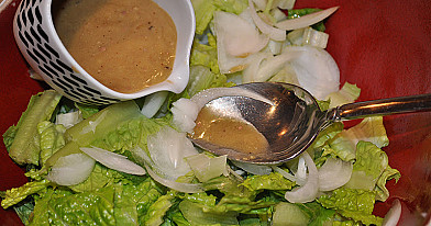 Заправка для салата Цезарь - салат Цезарь с курицей / креветками или лососем