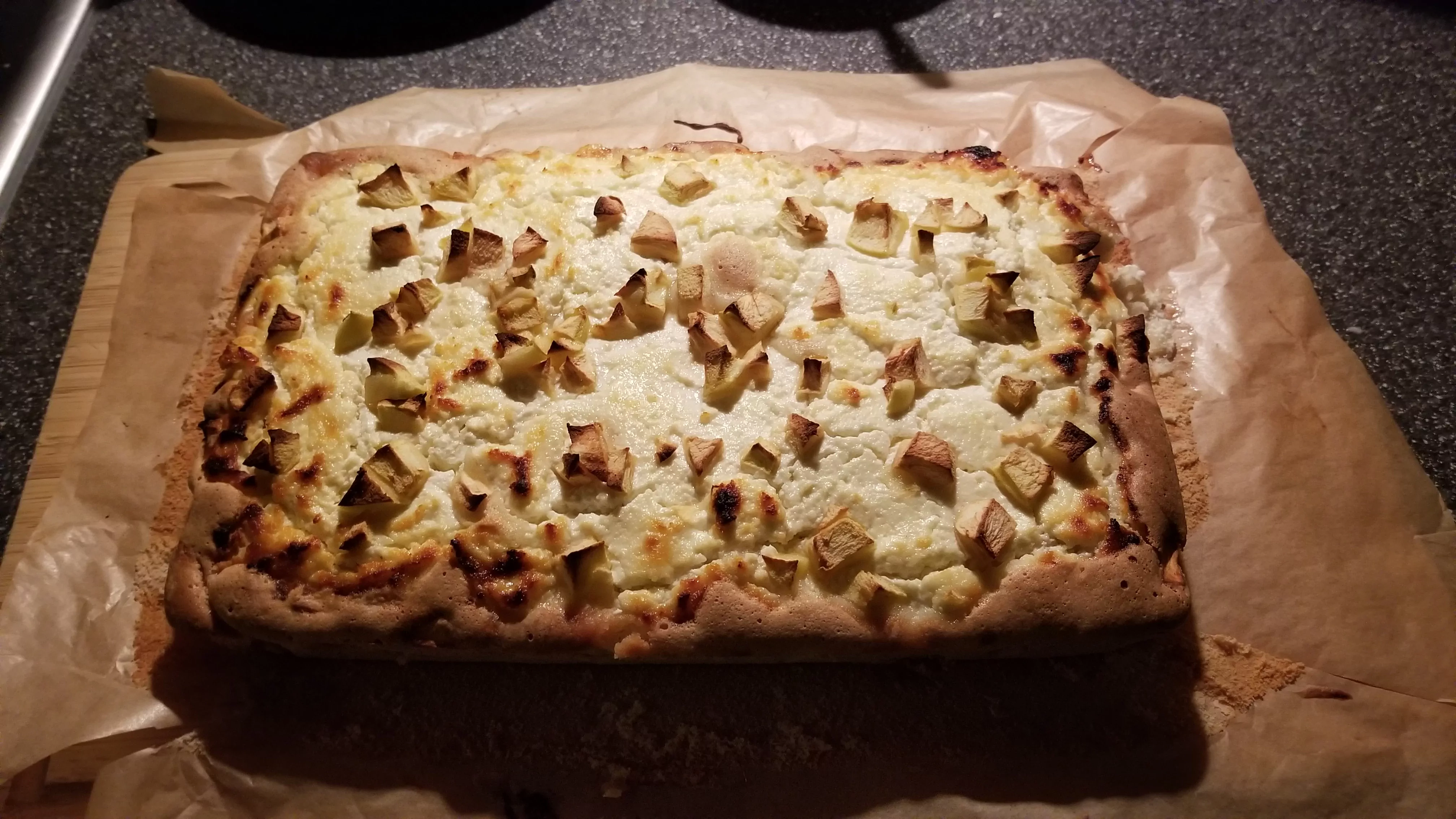 Obuolių pyragas "Šarlotė" su varške