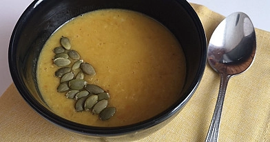 Веганский тертый суп из тыквы и чечевицы