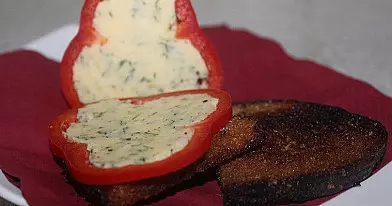 Sūriu įdaryta paprika