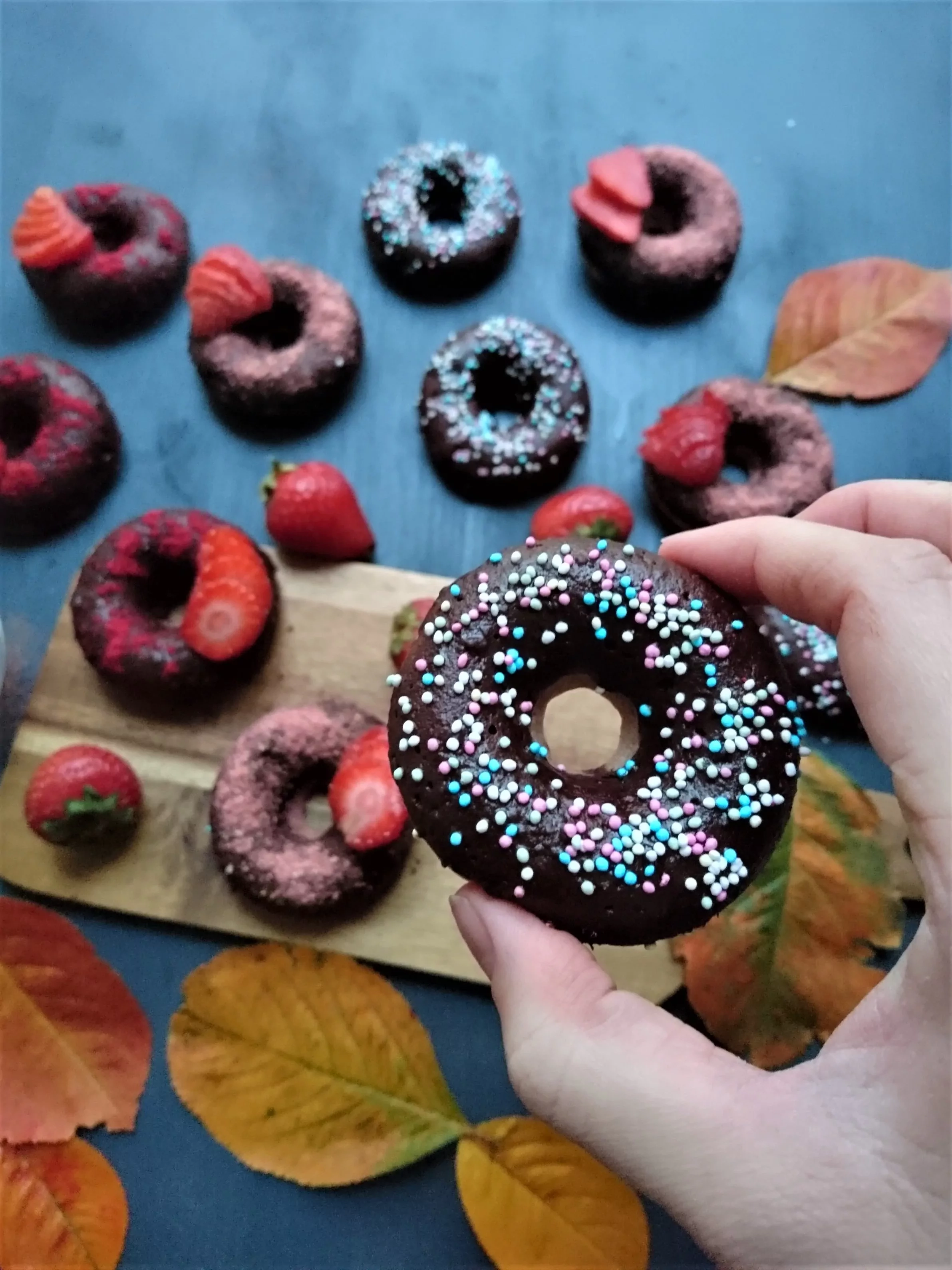 Veganiškos braškinės spurgos keptos orkaitėje