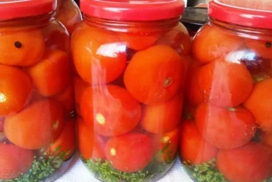 Klasikiniai vakuoti pomidorai žiemai