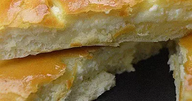 Дрождевой перог с творогом