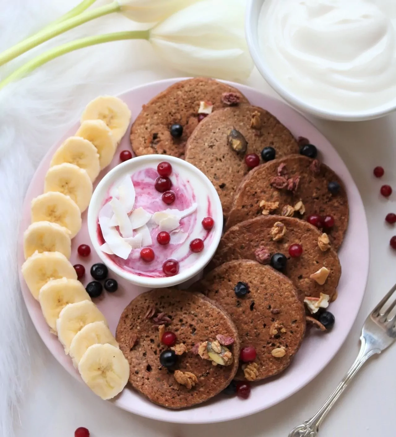 Веганские оладьи с какао без глютена готовятся быстро