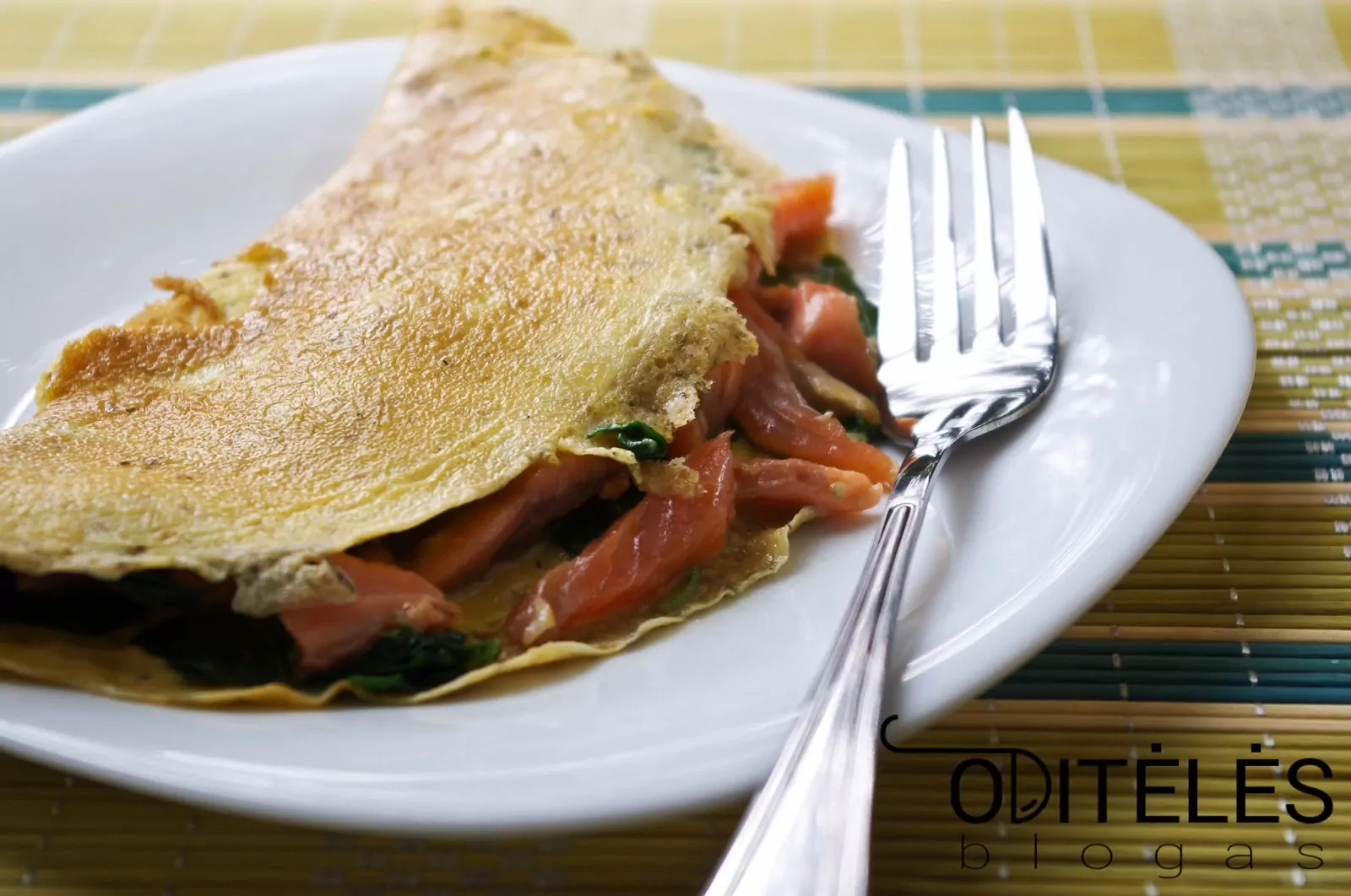 Omletas su špinatais ir rūkyta lašiša