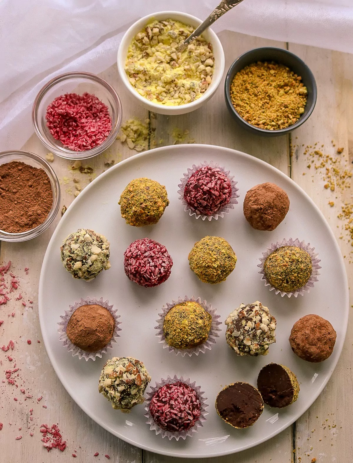 Veganiški šokoladiniai triufeliai be glitimo