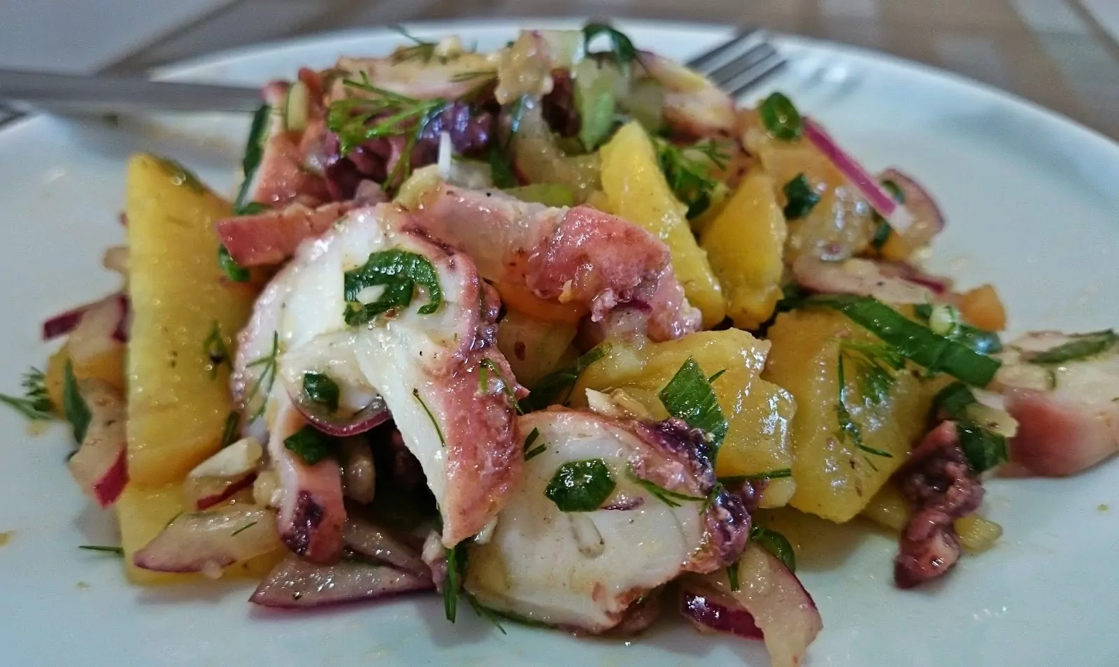 Традиционный итальянский салат из осьминога